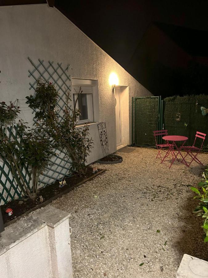 Maison Studio Le Bois Fleuri Croissy-Beaubourg Bagian luar foto