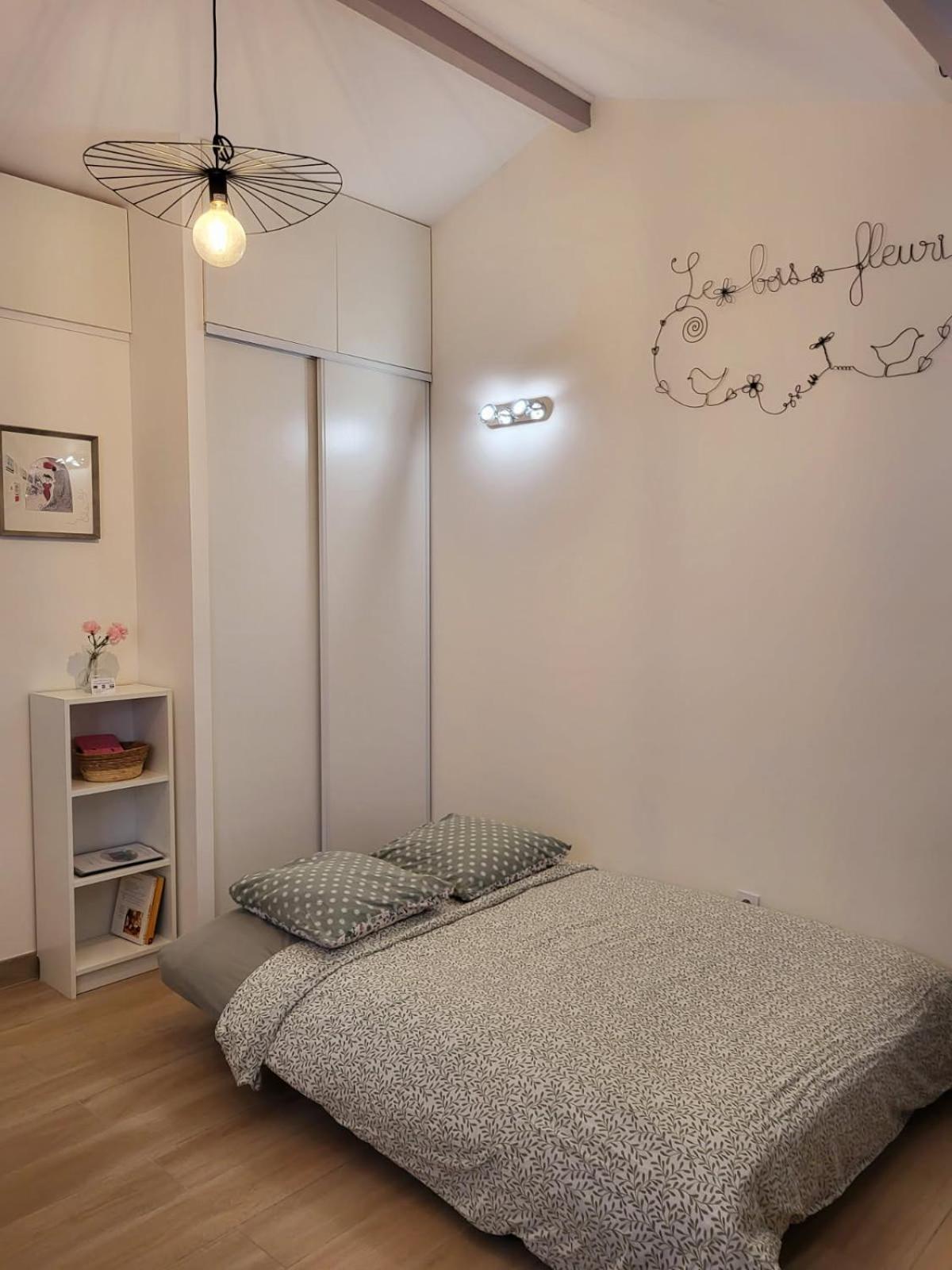 Maison Studio Le Bois Fleuri Croissy-Beaubourg Bagian luar foto
