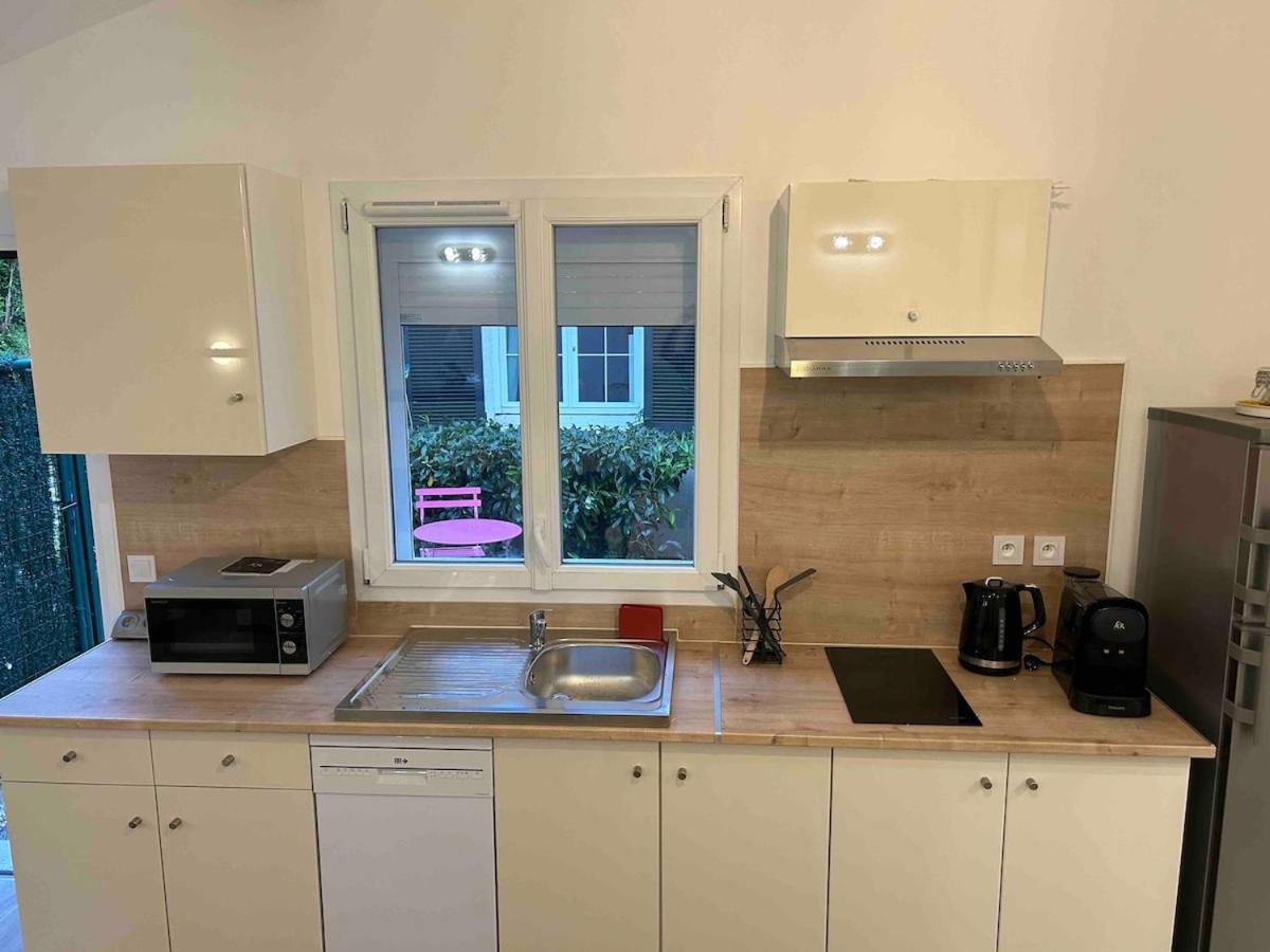 Maison Studio Le Bois Fleuri Croissy-Beaubourg Bagian luar foto